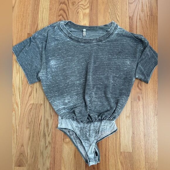 Free People Women’s oversized short sleeve tshirt bodysuit!  X-Small in EUC! - Picture 1 of 5